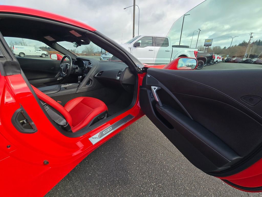 Used 2015 Chevrolet Corvette Stingray Coupe image 11