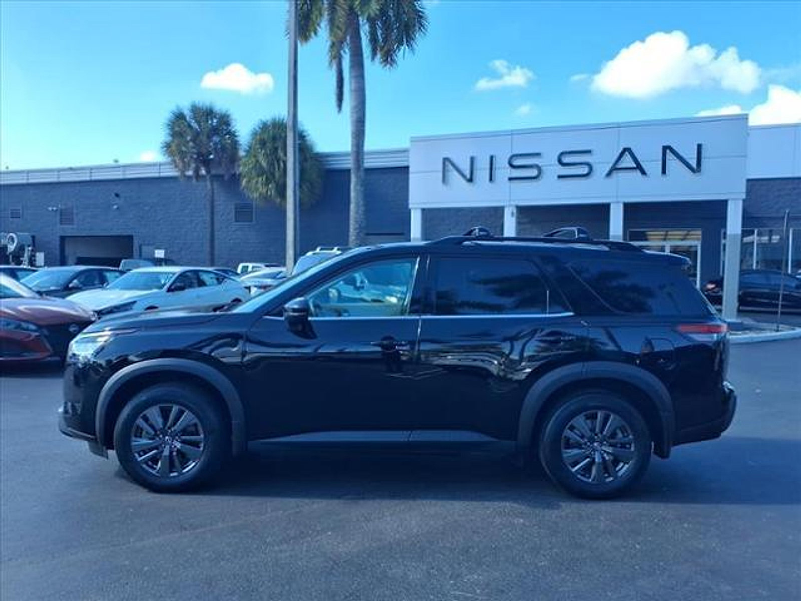 Certified 2022 Nissan Pathfinder SV w/ SV Premium Package image 2