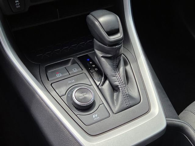 Used 2024 Toyota RAV4 LE AWD/4WD image 24