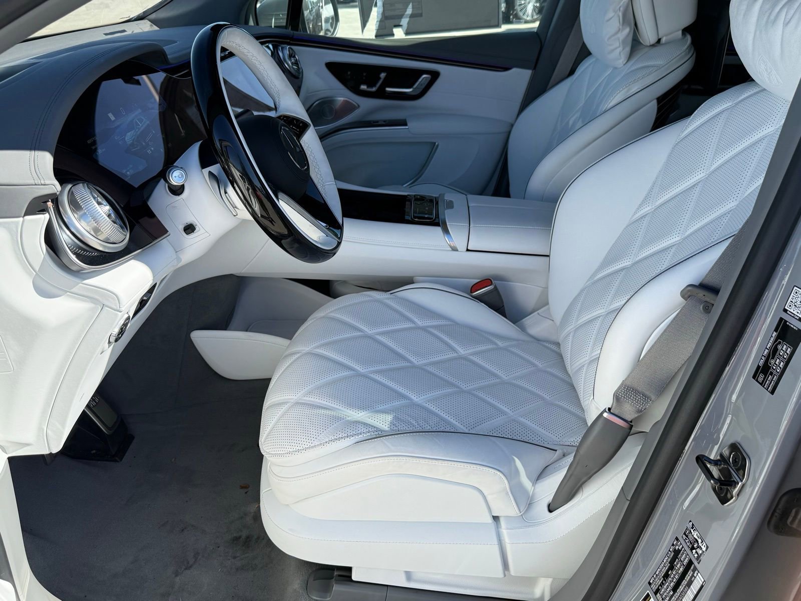 New 2025 Mercedes-Benz Maybach EQS 680 4MATIC image 17