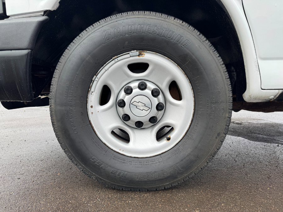 Used 2016 Chevrolet Express 2500 image 13