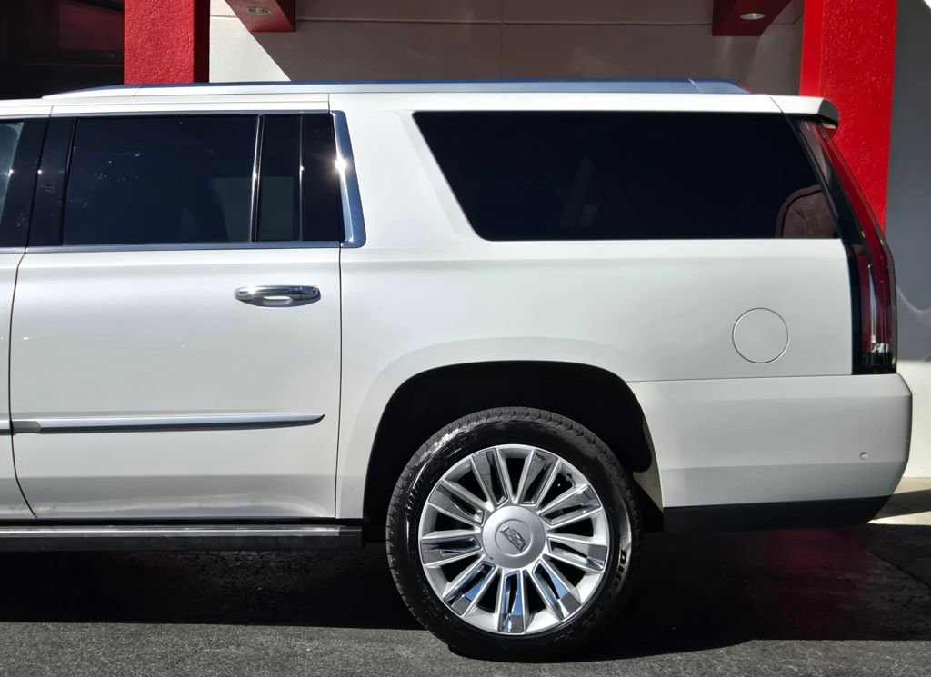 Used 2019 Cadillac Escalade ESV Platinum image 7
