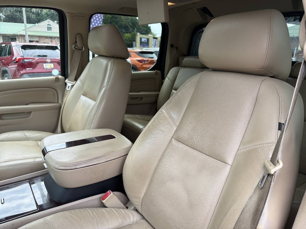 Used 2011 Cadillac Escalade EXT Luxury AWD/4WD image 16