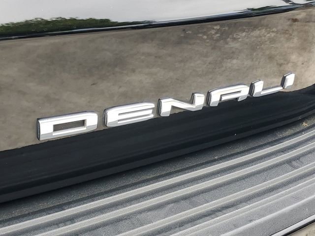 Used 2022 GMC Yukon XL Denali image 8