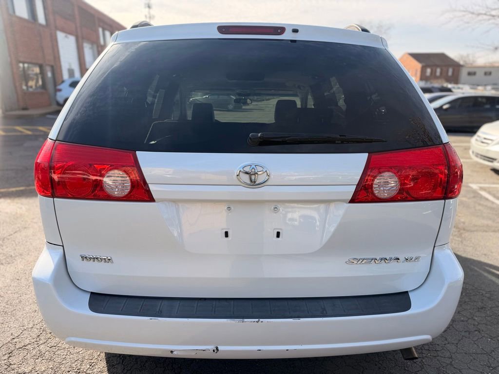 Used 2009 Toyota Sienna XLE image 9