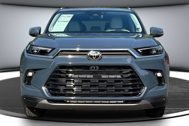 Used 2026 Toyota Grand Highlander FWD image 2