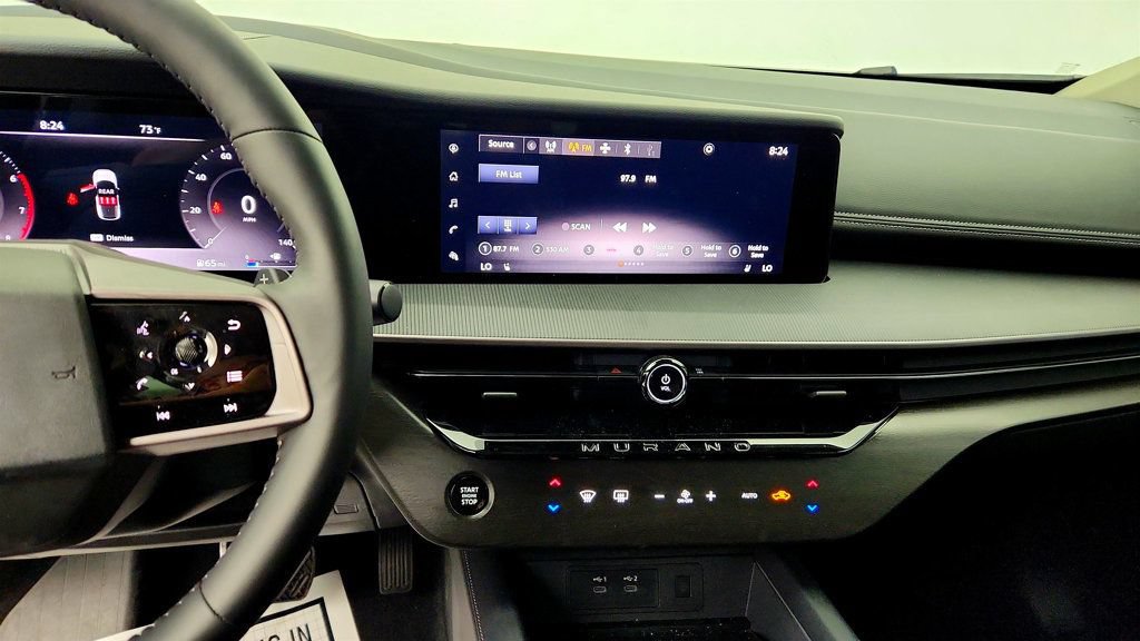 Used 2025 Nissan Murano SV AWD/4WD image 17