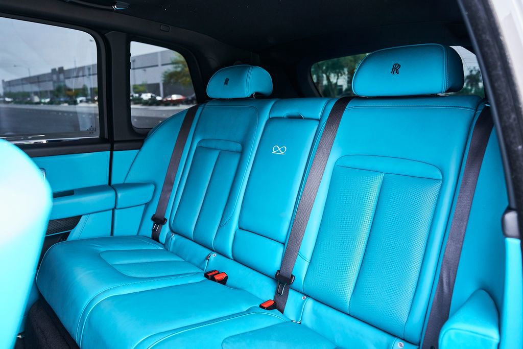 Used 2025 Rolls-Royce Cullinan Black Badge image 50