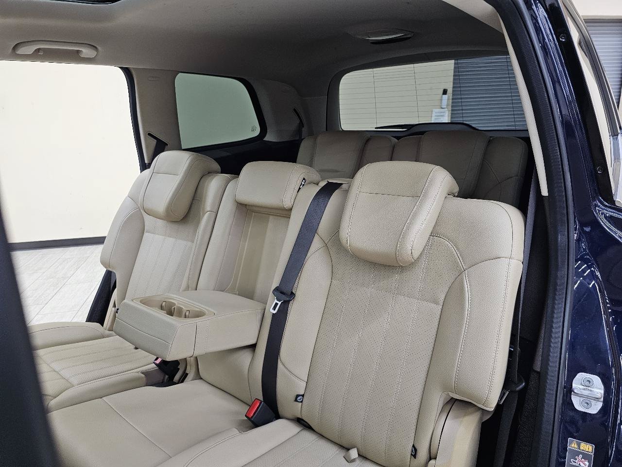 Used 2017 Mercedes-Benz GLS 450 4MATIC w/ Premium Package image 27