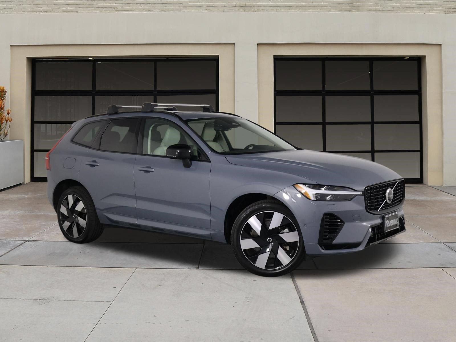 Certified 2024 Volvo XC60 T8 Plus w/ Climate Package AWD/4WD image 34