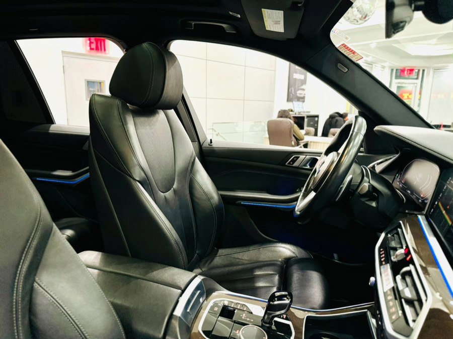 Used 2022 BMW X5 sDrive40i w/ M Sport Package image 23