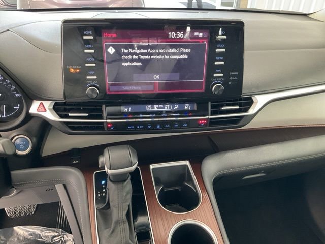 Used 2024 Toyota Sienna XLE image 13