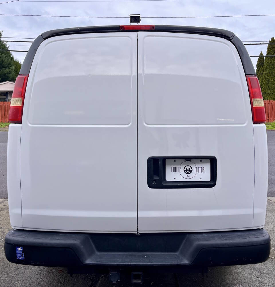 Used 2006 Chevrolet Express 2500 image 4