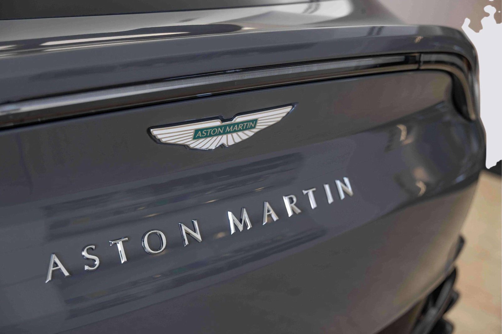 New 2025 Aston Martin DBX 707 image 8