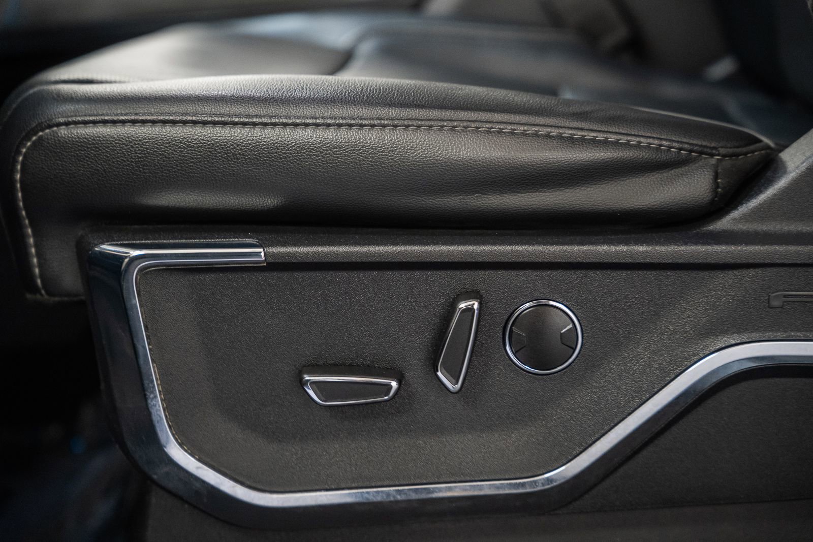 Certified 2023 Ford F150 Lariat w/ Equipment Group 502A High image 39