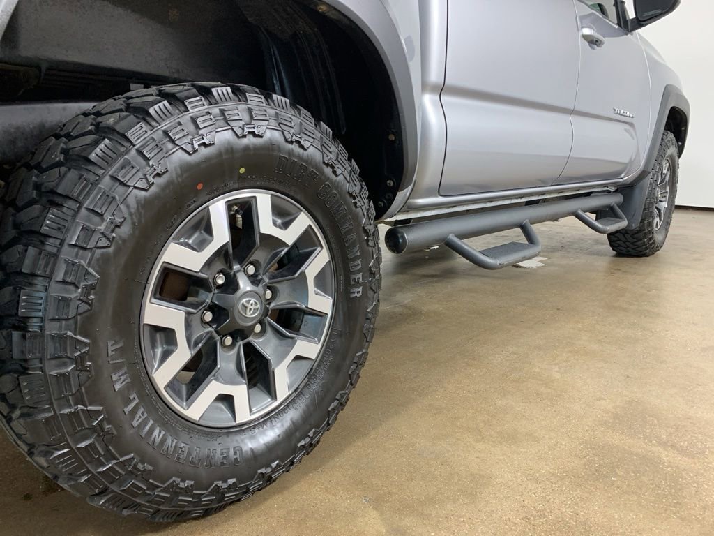 Used 2020 Toyota Tacoma TRD Off-Road w/ Technology Package AWD/4WD image 9
