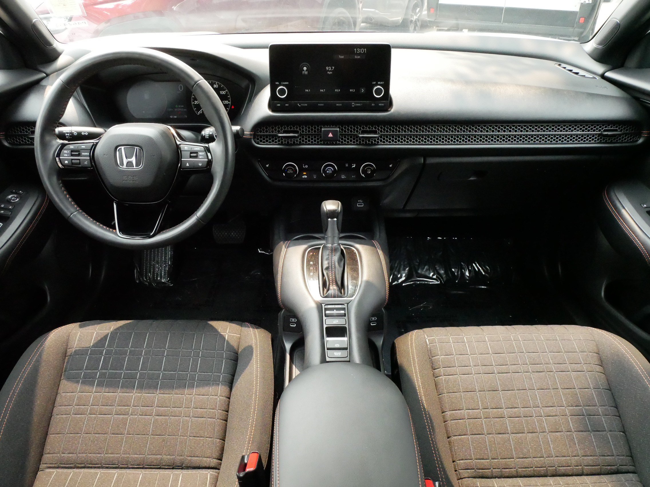 Used 2024 Honda HR-V Sport image 9