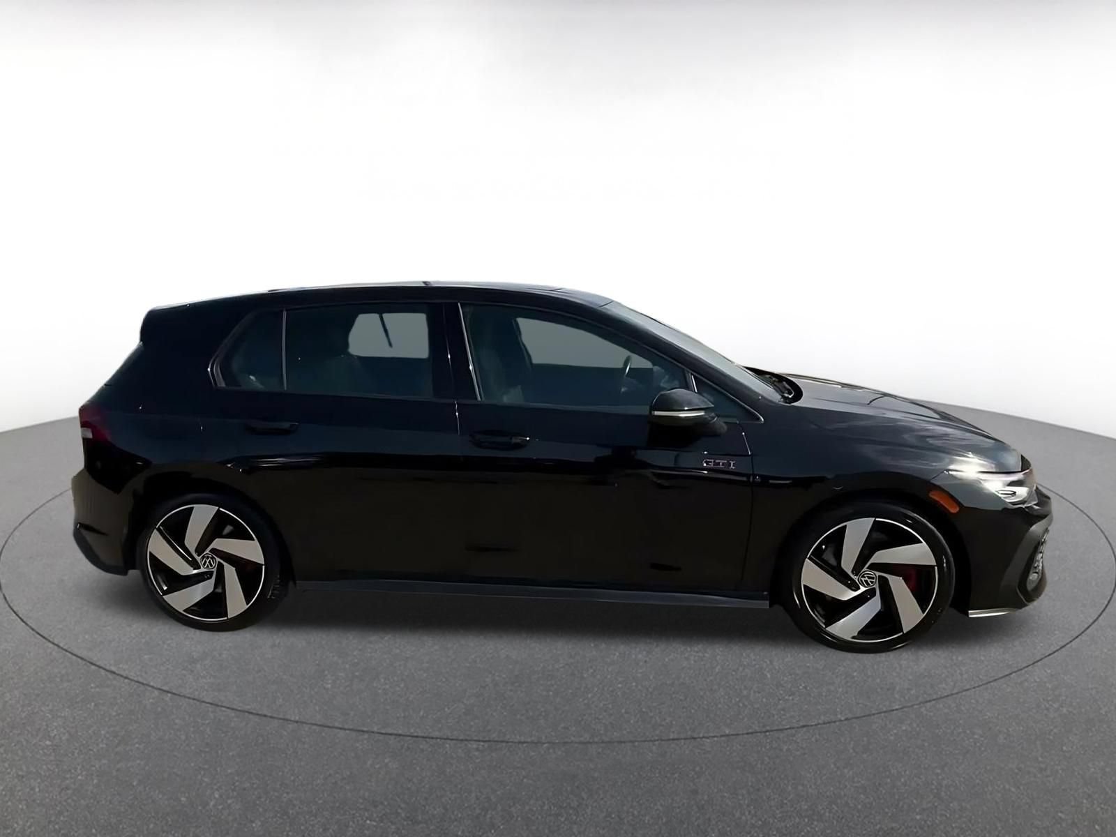 Used 2026 Volkswagen Golf S FWD image 15