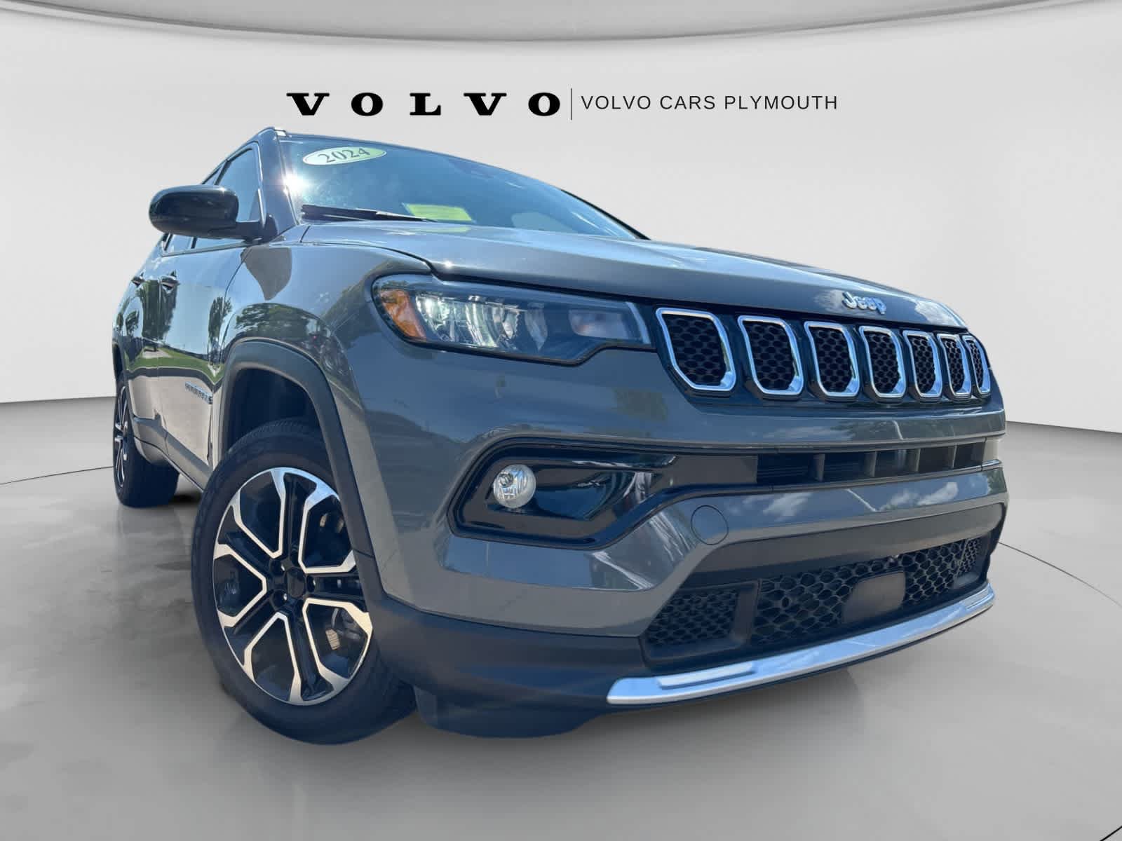 Used 2024 Jeep Compass Limited AWD/4WD image 2