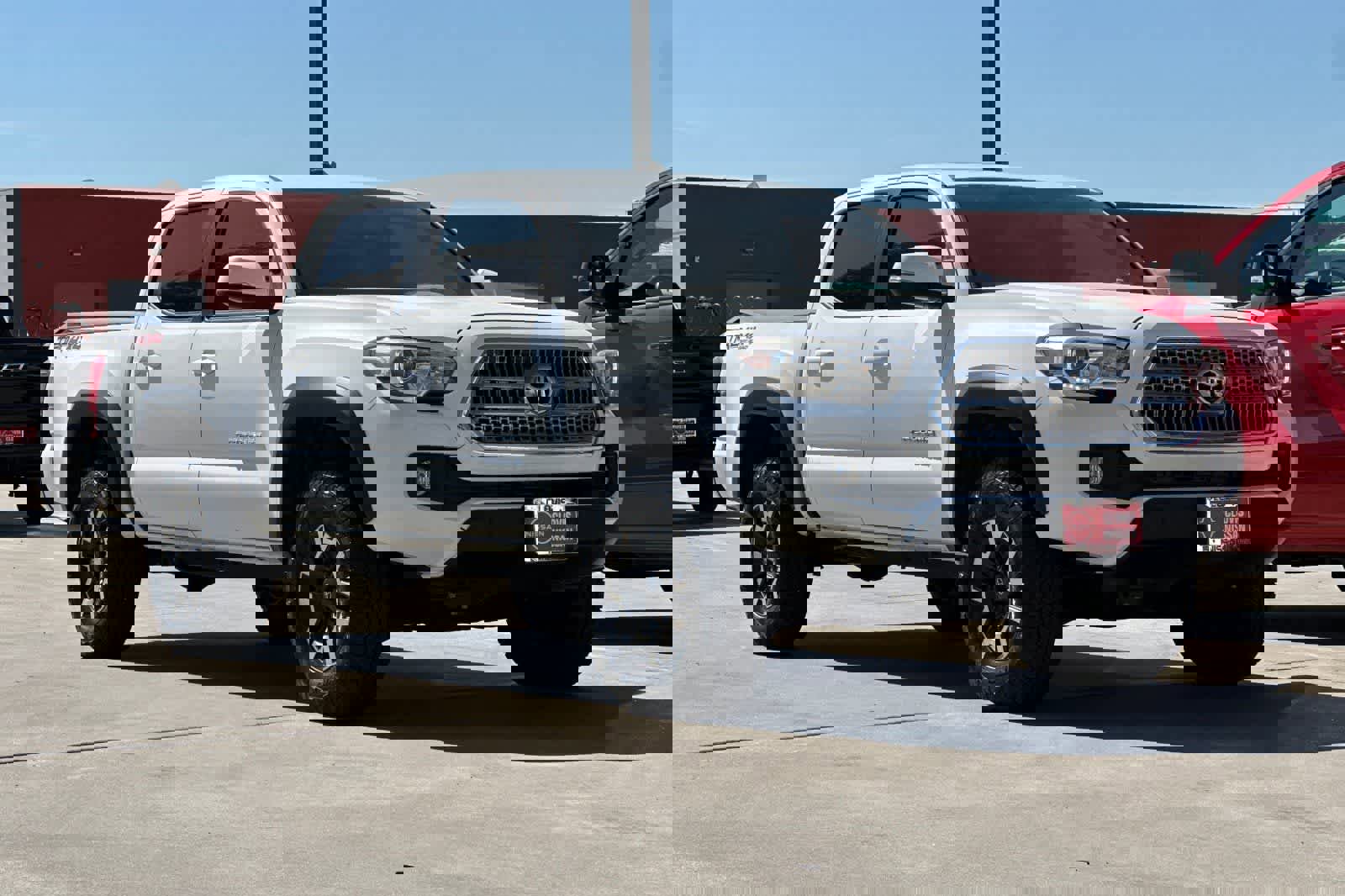 Used 2016 Toyota Tacoma TRD Off-Road w/ Premium & Technology Package image 10