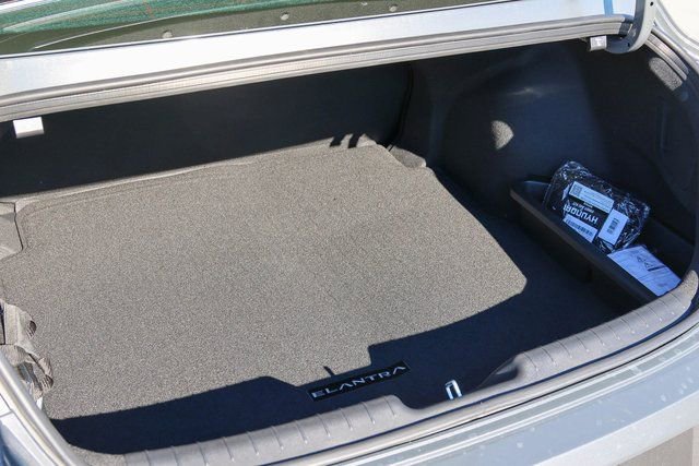 New 2026 Hyundai Elantra SE image 8