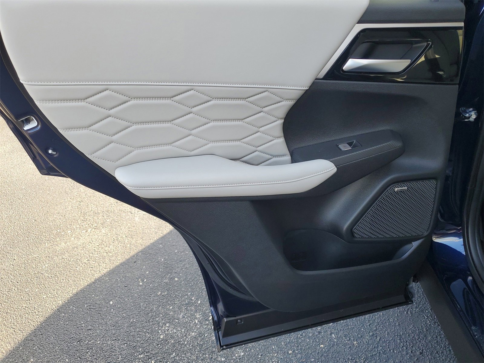 New 2025 Mitsubishi Outlander SEL image 23