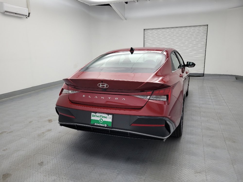 Used 2025 Hyundai Elantra SEL FWD image 7