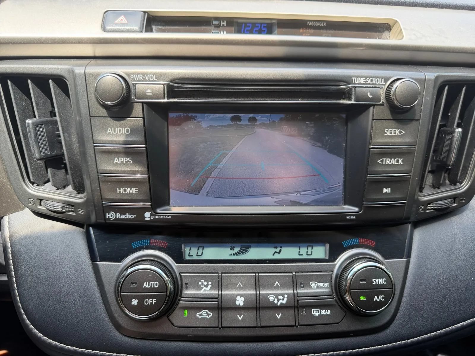 Used 2015 Toyota RAV4 XLE FWD image 22