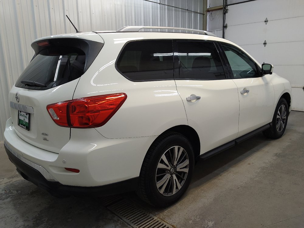 Used 2017 Nissan Pathfinder SL AWD/4WD image 10