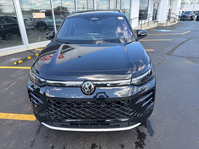 New 2026 Volkswagen Tiguan SEL R-Line AWD/4WD image 12