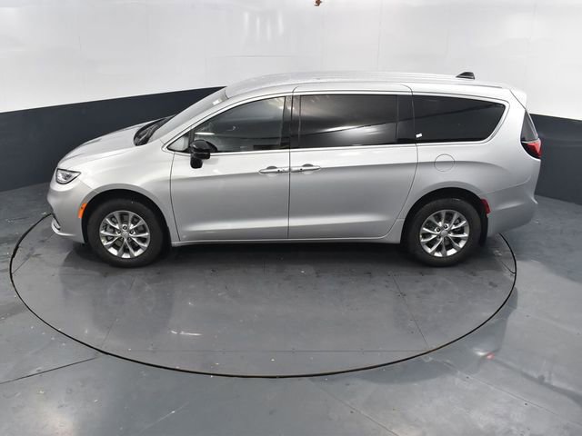 New 2026 Chrysler Pacifica Select image 42