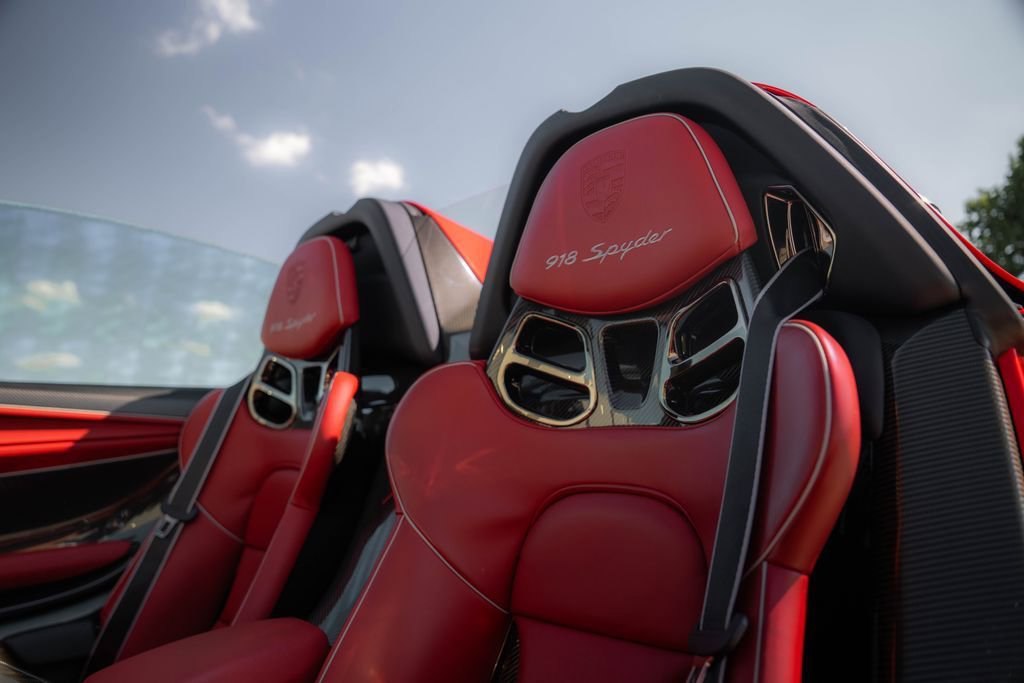 Used 2015 Porsche 918 Spyder AWD/4WD image 66