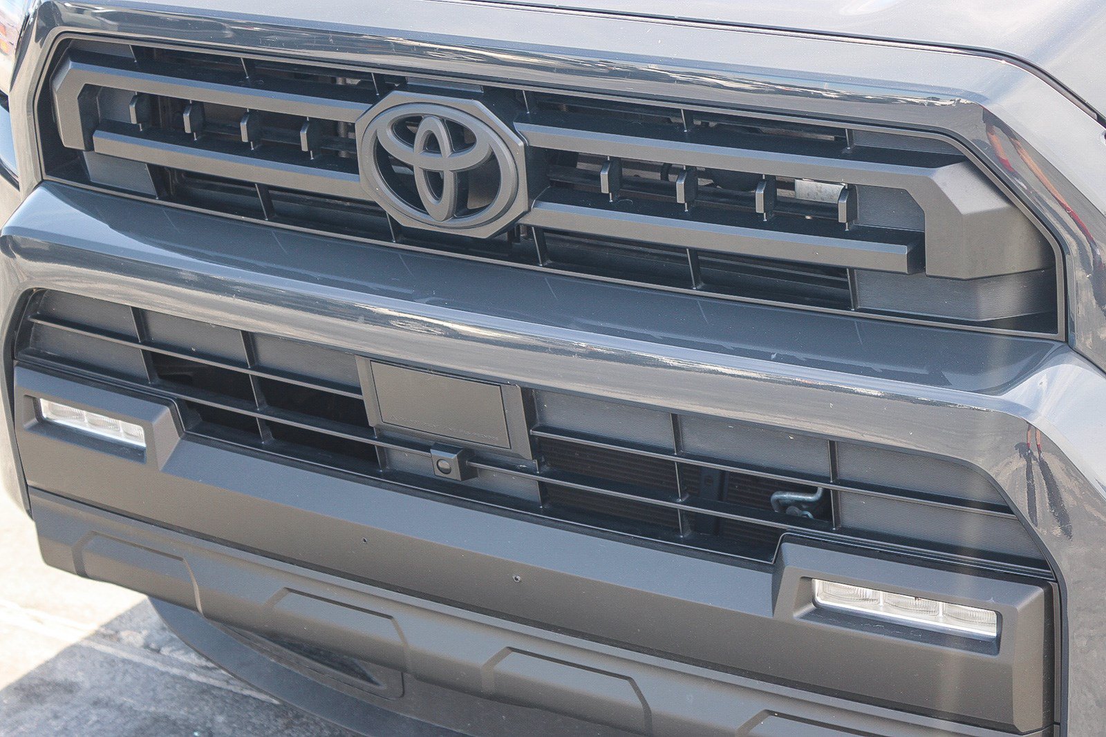 Used 2025 Toyota 4Runner SR5 AWD/4WD image 6