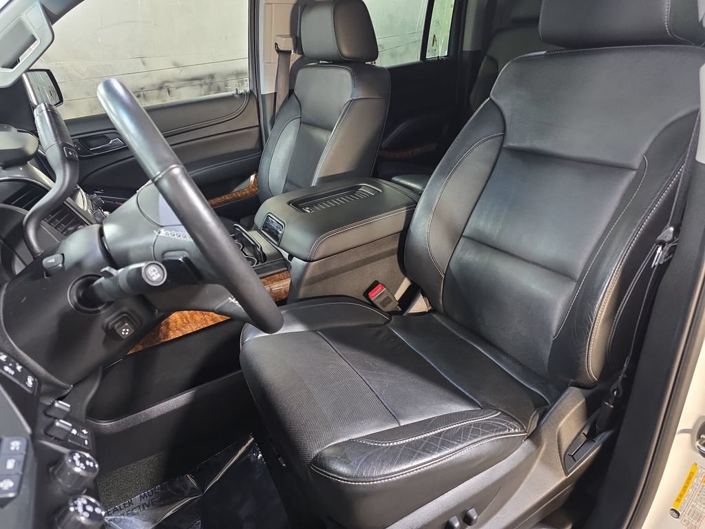 Used 2018 Chevrolet Suburban Premier AWD/4WD image 17