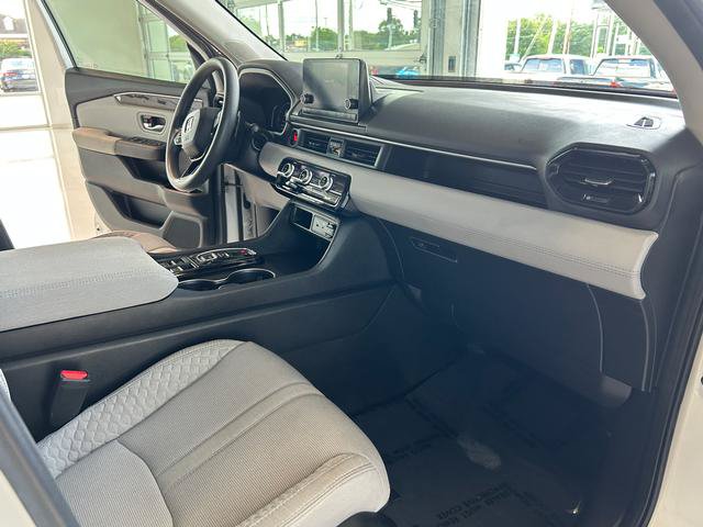 Used 2023 Honda Pilot LX image 27