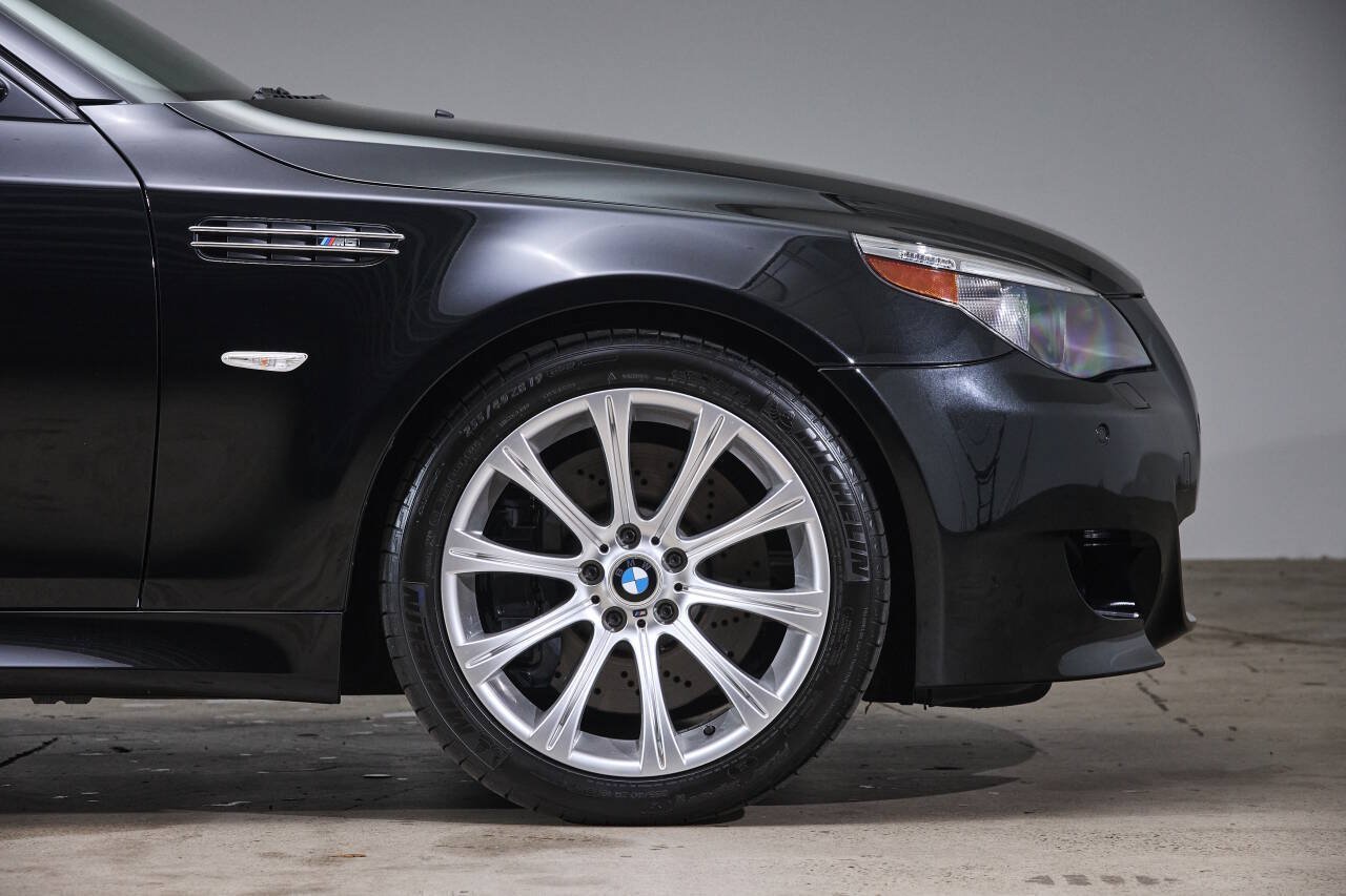 Used 2006 BMW M5 RWD image 29