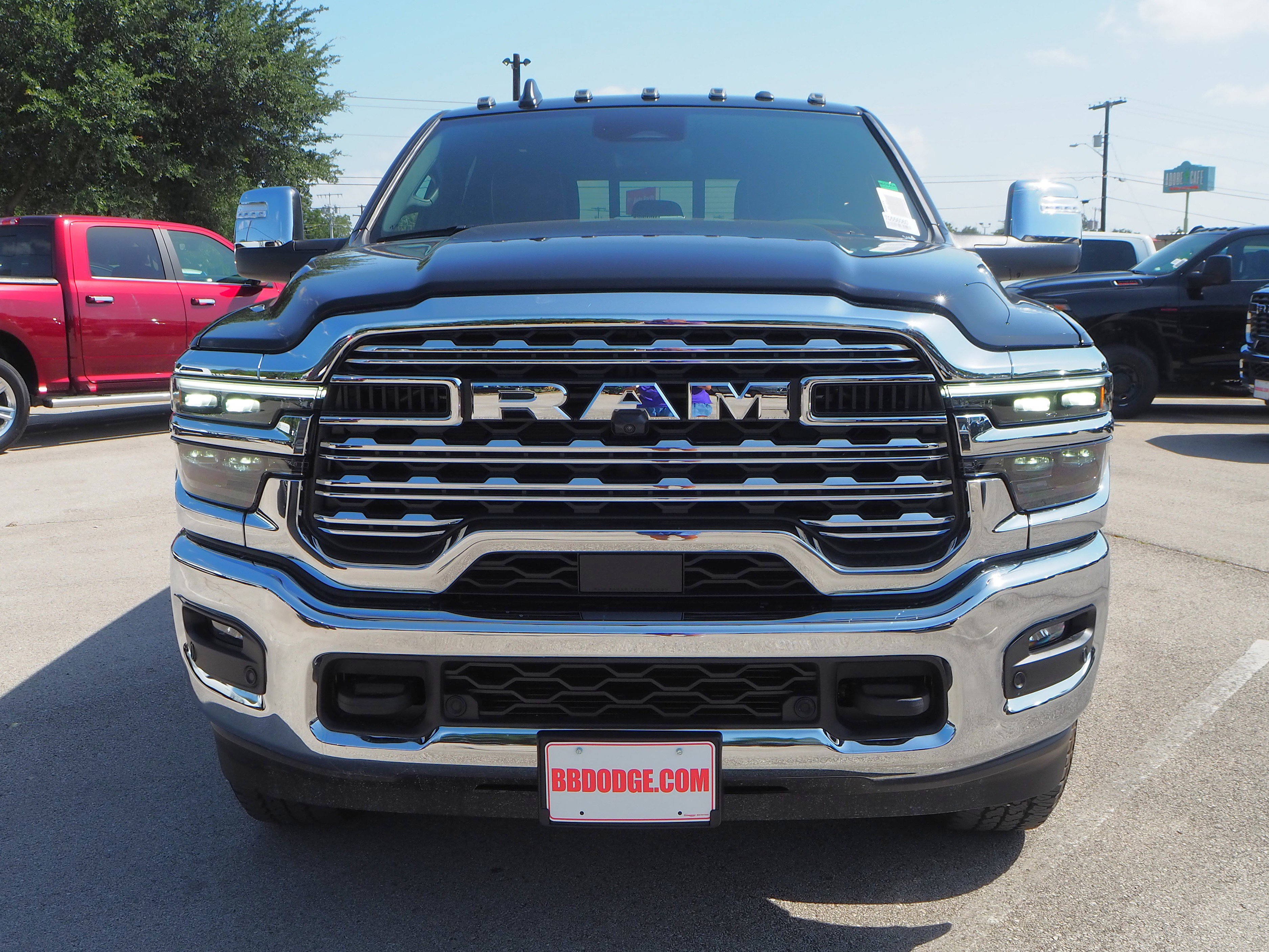 New 2025 RAM 2500 Limited AWD/4WD image 3