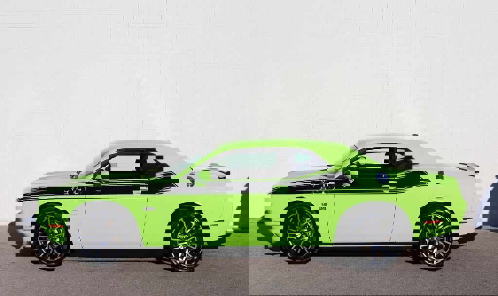 Used 2023 Dodge Challenger R/T image 2