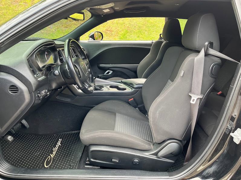 Used 2022 Dodge Challenger R/T RWD image 8