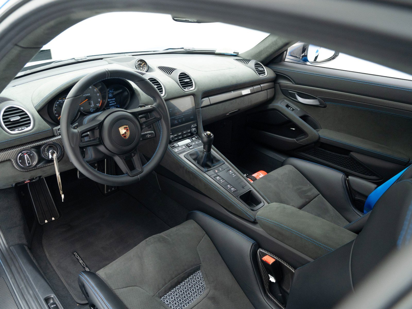 Certified 2025 Porsche 718 Cayman GT4 RS image 4