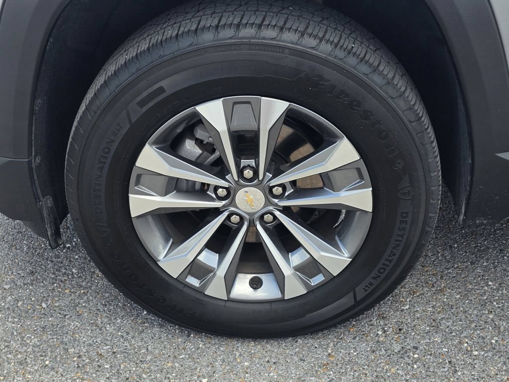 Used 2026 Chevrolet Equinox LT FWD image 9