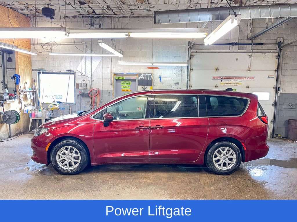 Certified 2023 Chrysler Voyager LX image 6