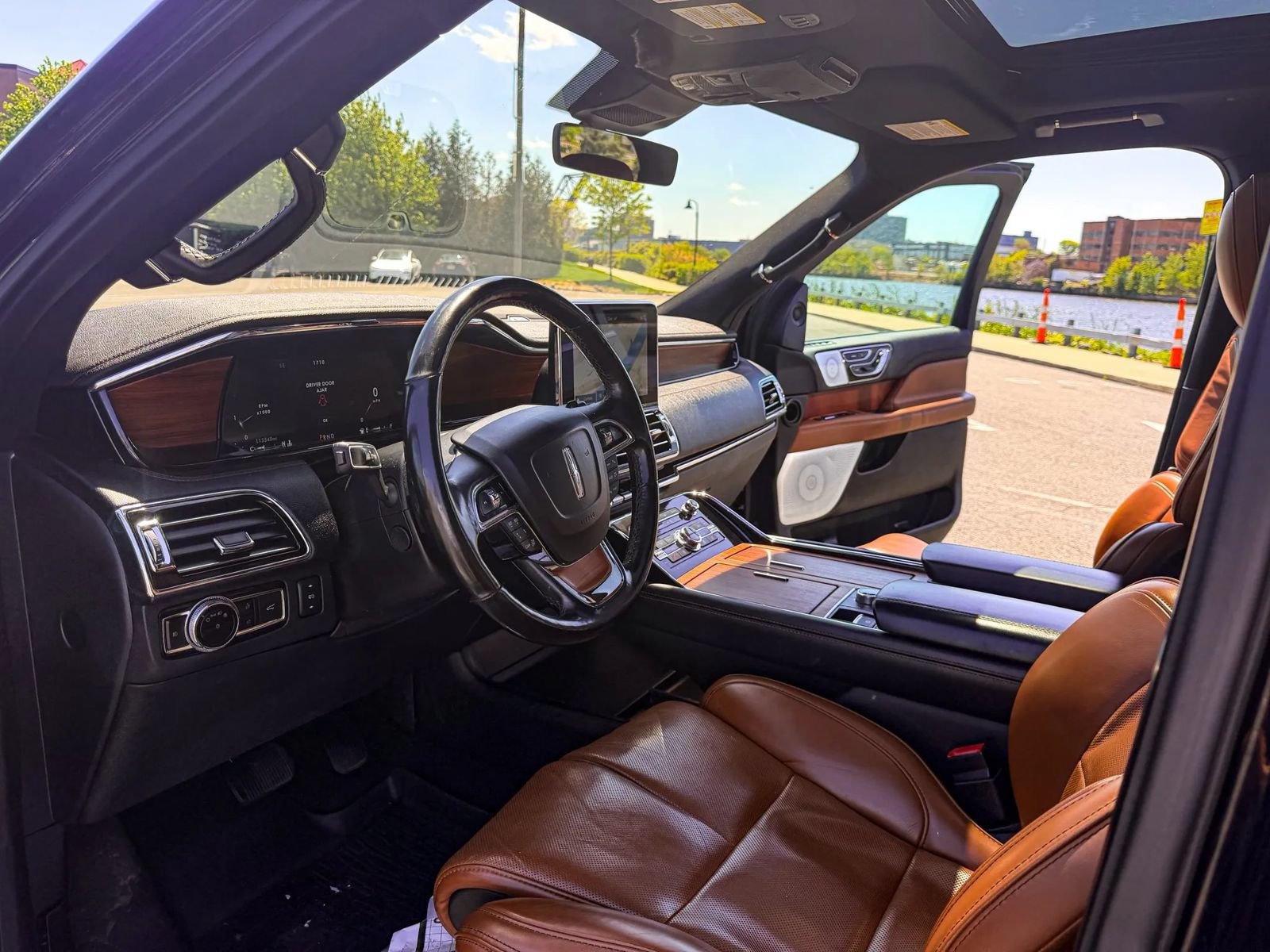 Used 2019 Lincoln Navigator L Reserve w/ Cargo Package AWD/4WD image 50