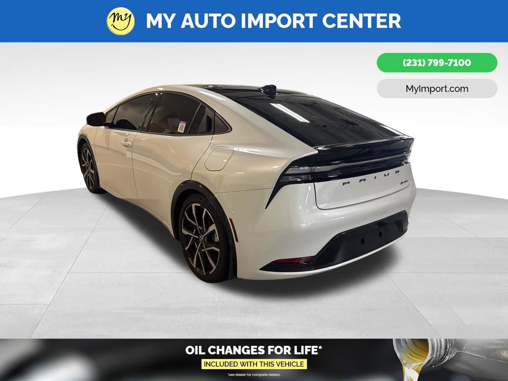 Used 2025 Toyota Prius XSE Premium w/ Limited Premium Package image 5