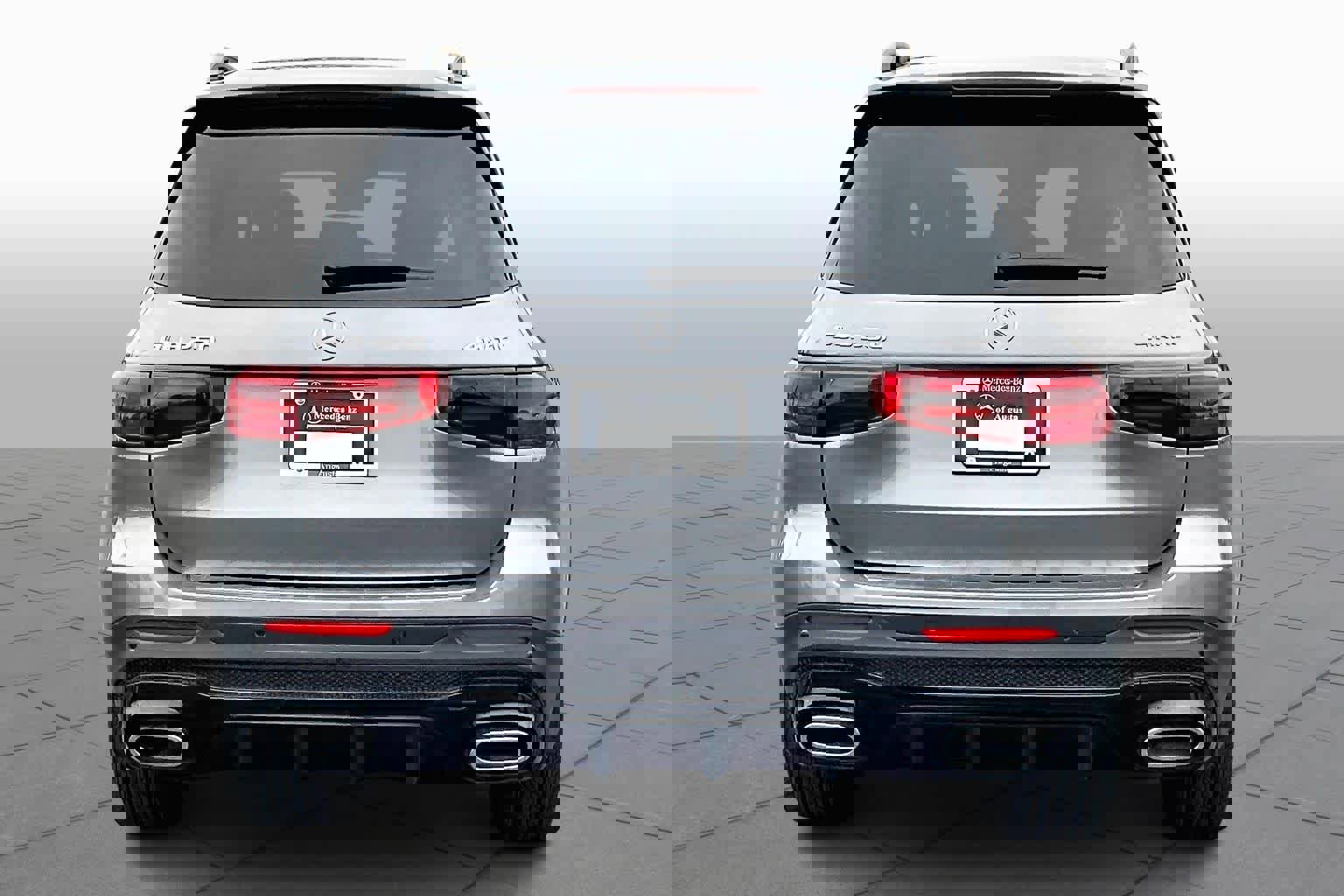 Used 2025 Mercedes-Benz GLB 250 4MATIC image 5