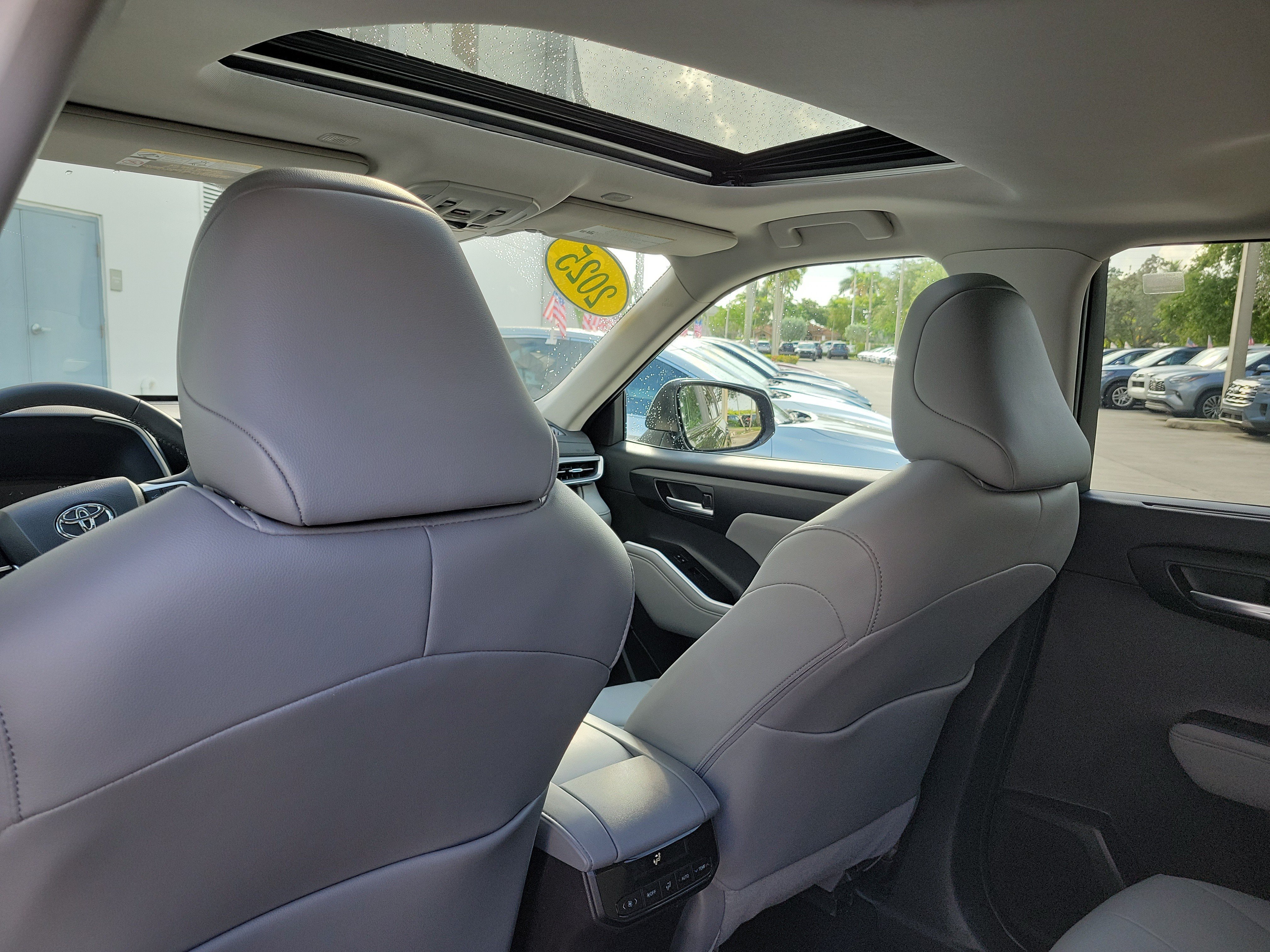 Certified 2025 Toyota Highlander XLE AWD/4WD image 18