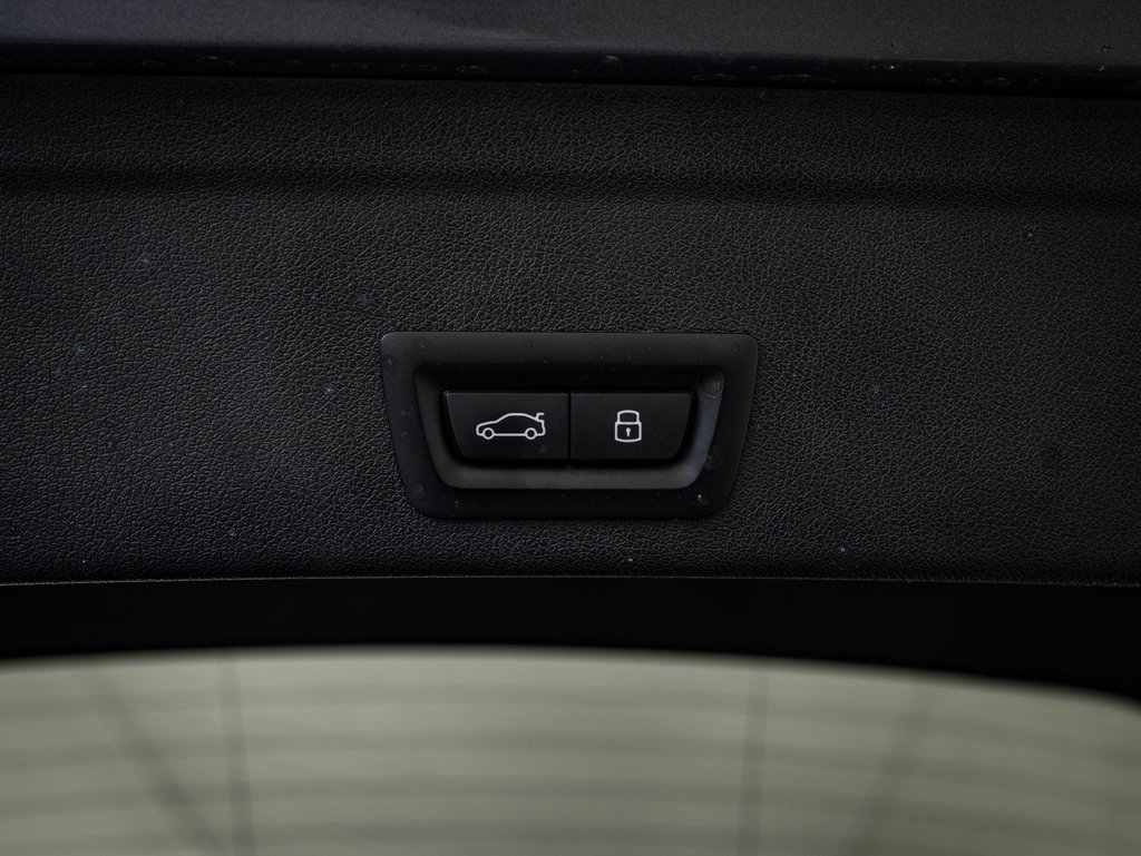 Used 2024 BMW X6 M60i w/ Dynamic Handling Package image 21