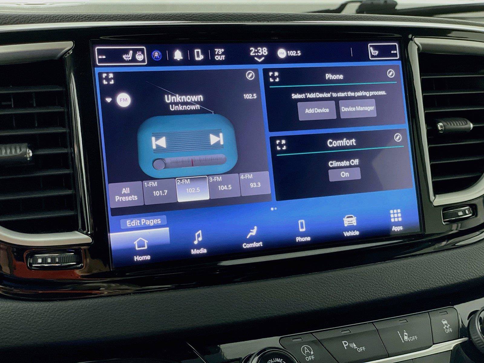 Used 2024 Chrysler Pacifica Touring-L FWD image 14
