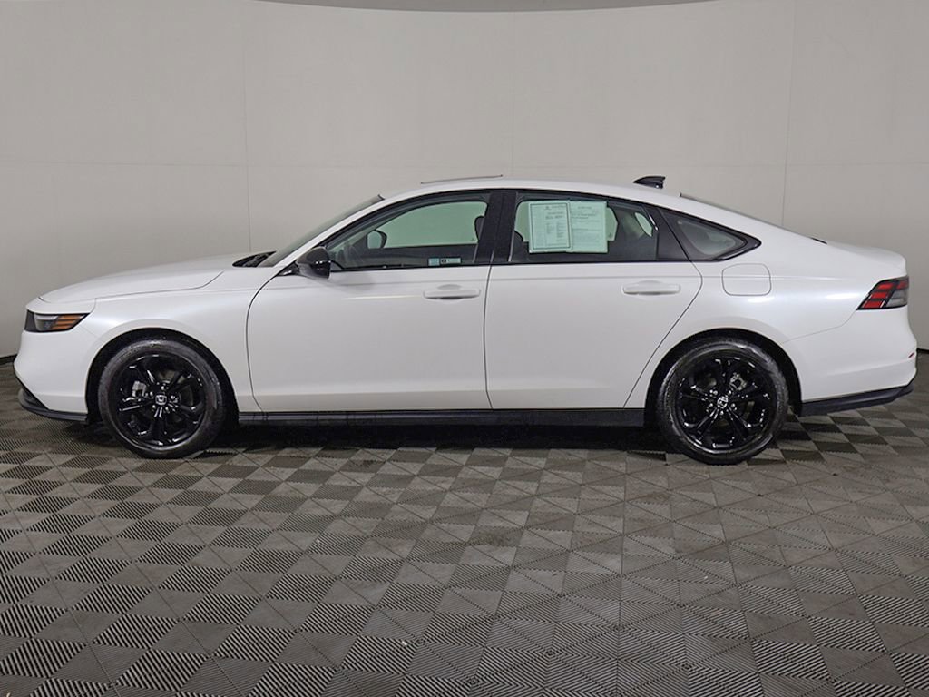 Certified 2025 Honda Accord SE image 17