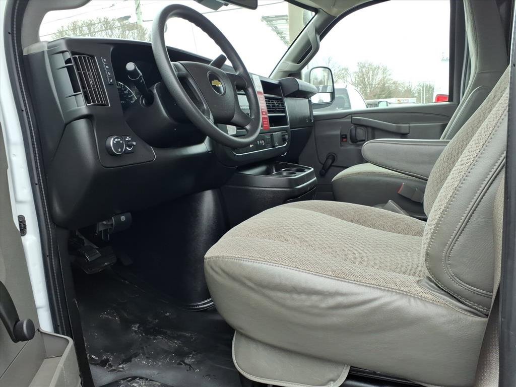 Used 2021 Chevrolet Express 3500 image 10